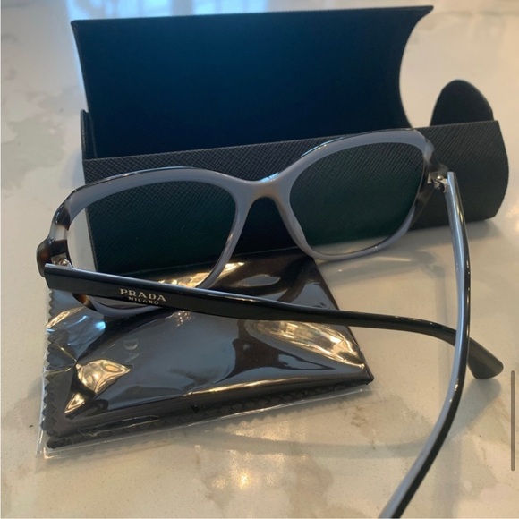 Prada Eyeglass VPR 03V Frame. Great condition.
Brown, black - Picture 2 of 9